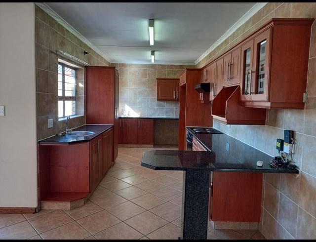 3 BEDROOM PROPERTY TO RENT IN RICHARDS BAY CENTRAL